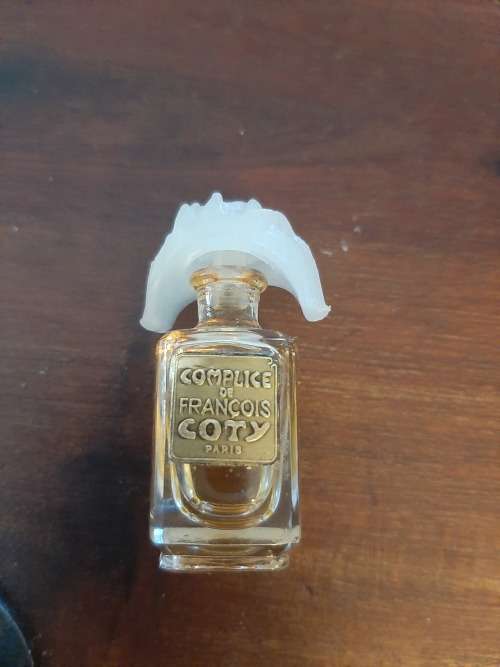 Perfumes small x 3