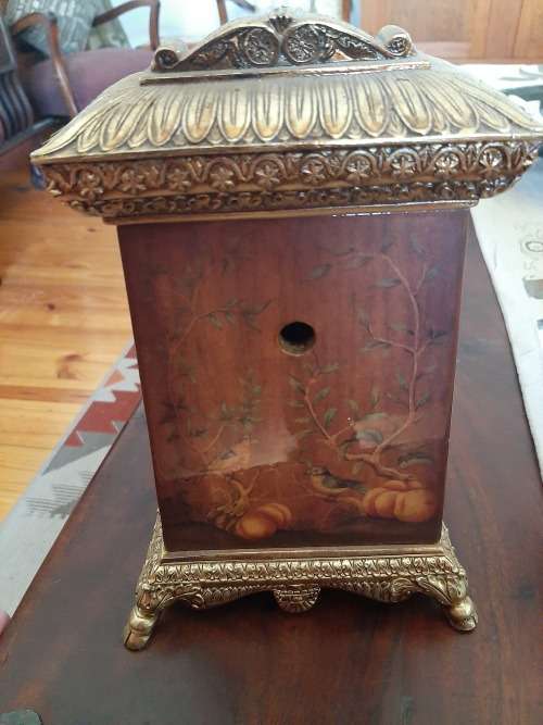 Clock ornamental