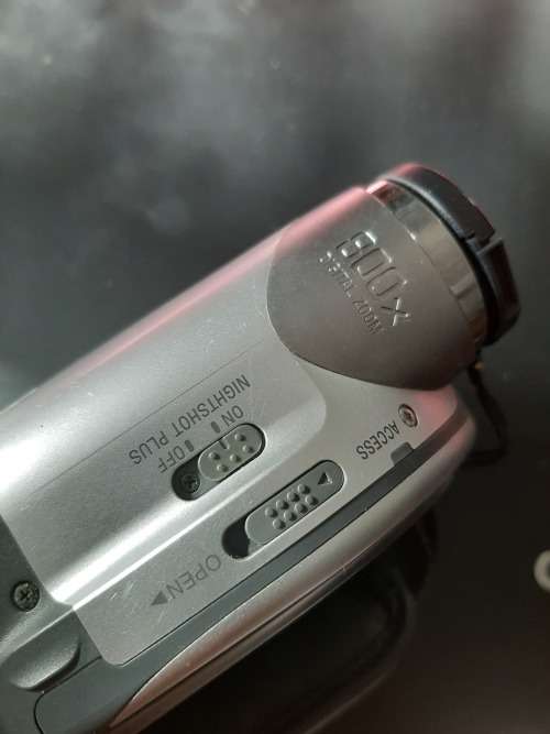 Sony handycam carl zeiss lence 20 x optical zoom
