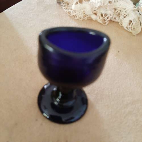 Blue eye cup
