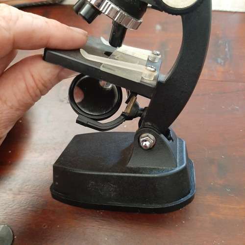 Microscope