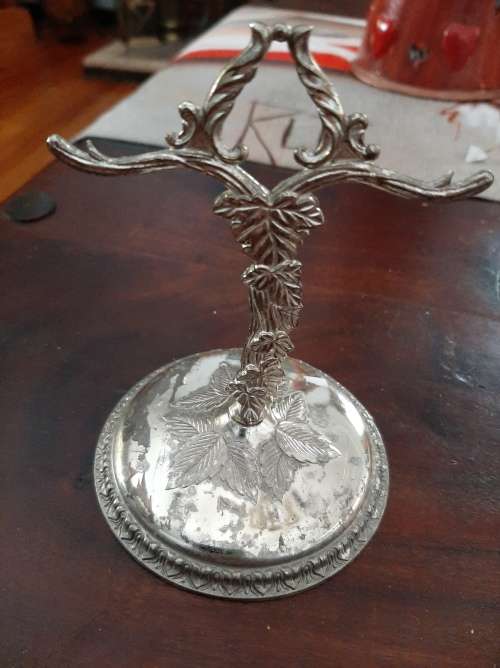 Jewelery stand
