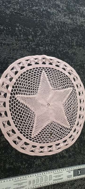 Round vintage crochet cloth