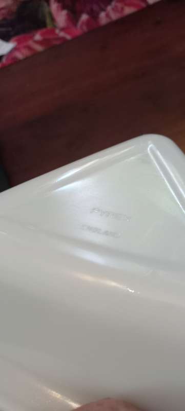 Pyrex triangle bowl with lid milk glass