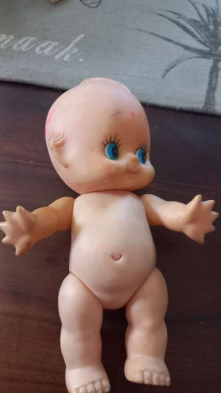 Vintage kwepie doll