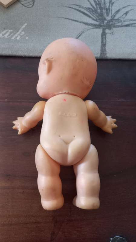Vintage kwepie doll
