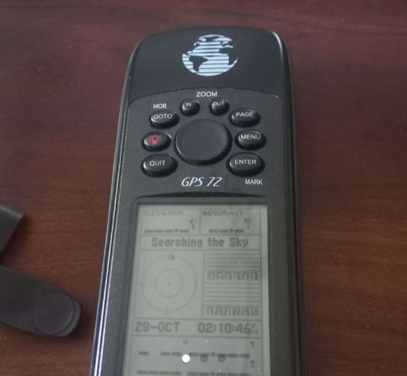 Garmin GPS 72 Personal Navigator Marine Fishing Hiking TESTED & WORKS