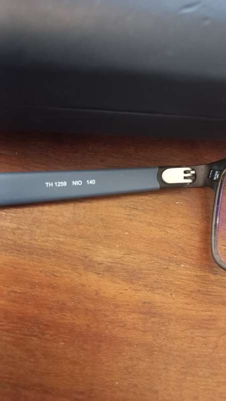 Tommy hilfiger reading glasses