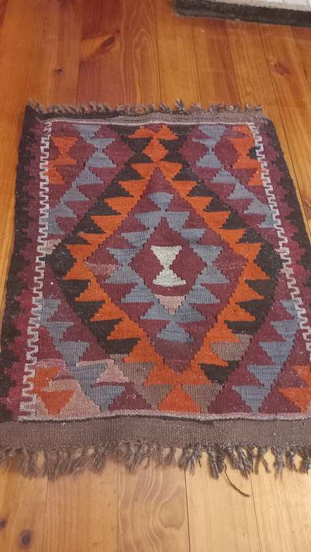 Vintage kilim rug