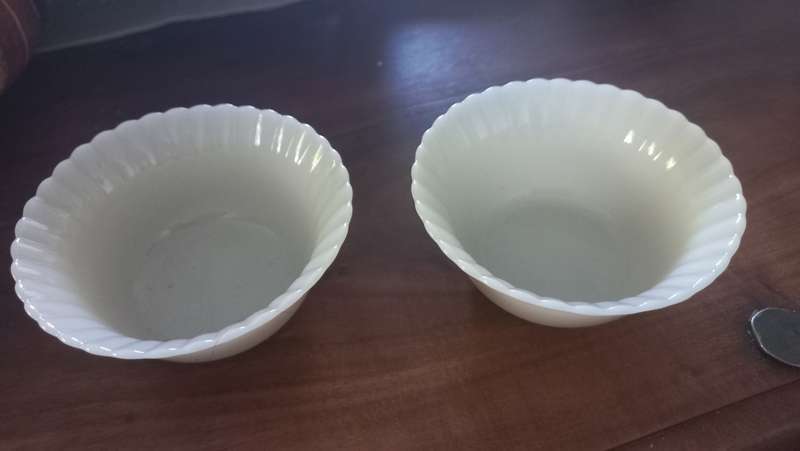 Milk glass bowls small x 2