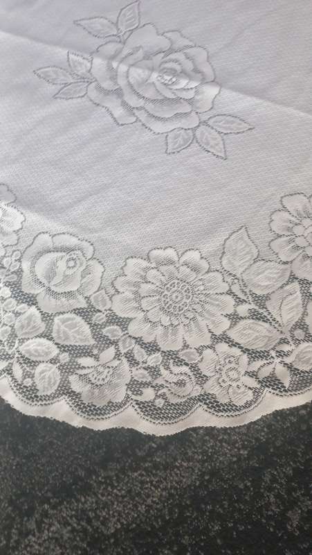 Vintage lace cloth round