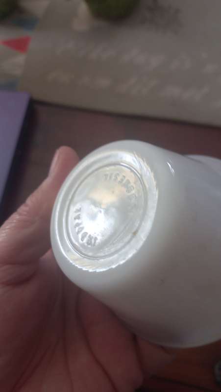 Milk glass bowl small