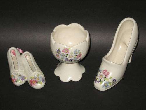 3 PIECE ORNAMENT SET