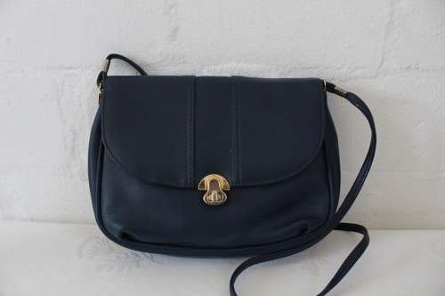 VINTAGE BLUE FAUX LEATHER SMALL SLING HANDBAG BAG
