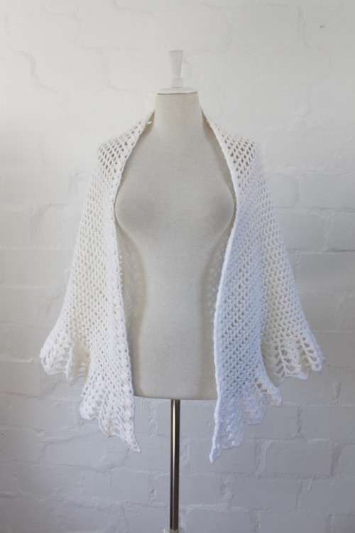 VINTAGE WHITE CROCHET KNITTED SHAWL SCARF SHRUG