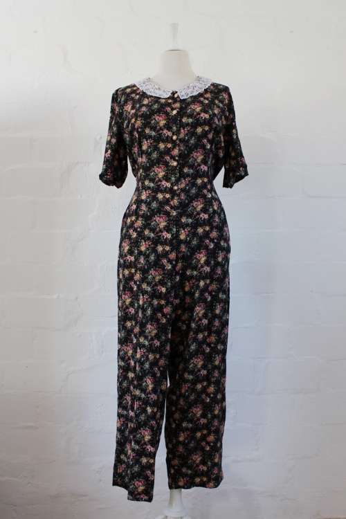 VINTAGE LACE COLLAR BLACK FLORAL PRINT JUMPSUIT CATSUIT - SIZE 14