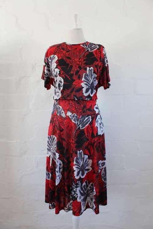 VINTAGE FLORAL RED BLACK PRINTED DAY DRESS - SIZE 16