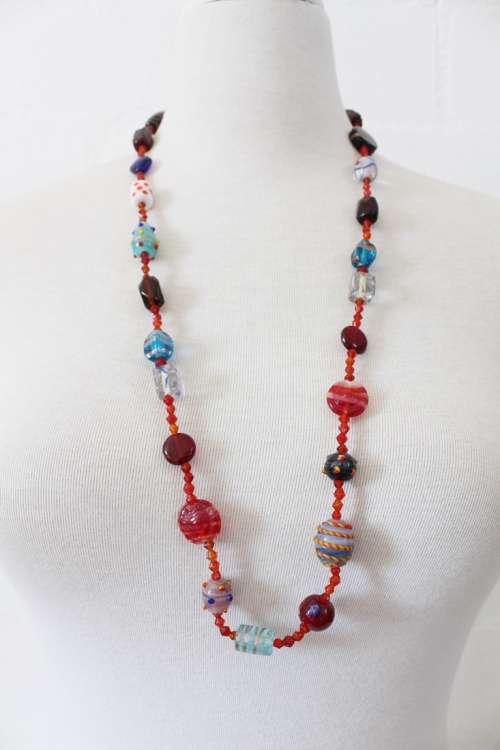 VINTAGE GLASS MULTICOLOURED BEADED NECKLACE