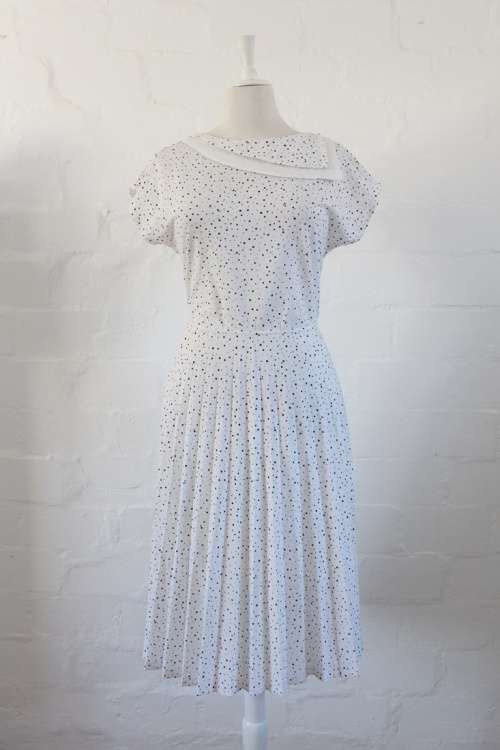 VINTAGE WHITE BLACK SPOTTED PLEATED DAY DRESS - SIZE 12