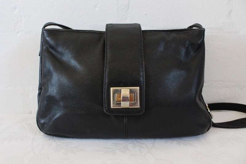 VINTAGE BLACK GENUINE LEATHER SLING HANDBAG BAG - MADE IN ITALY