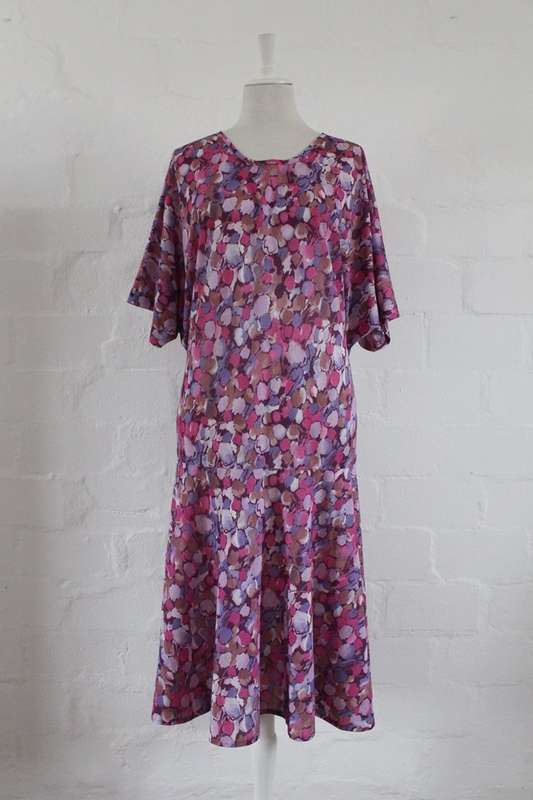 *FLASH SALE - 50% OFF!* VINTAGE PURPLE SPOTTED PRINTED DROP WAIST DAY DRESS - SIZE 18