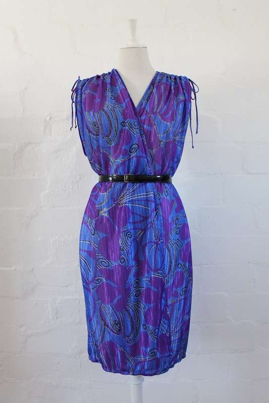 VINTAGE WRAP BLUE PURPLE FLORAL BELTED DAY DRESS - SIZE 12