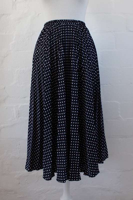 VINTAGE POLKA DOT NAVY WHITE PLEATED SKIRT - SIZE 10-12
