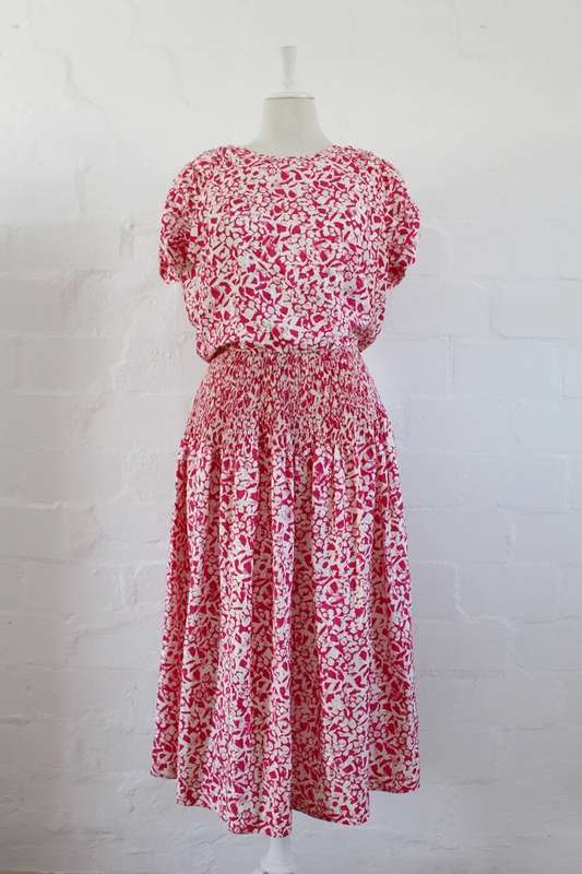 VINTAGE WHITE PINK FLORAL PRINTED PLEATED DAY DRESS - SIZE 14
