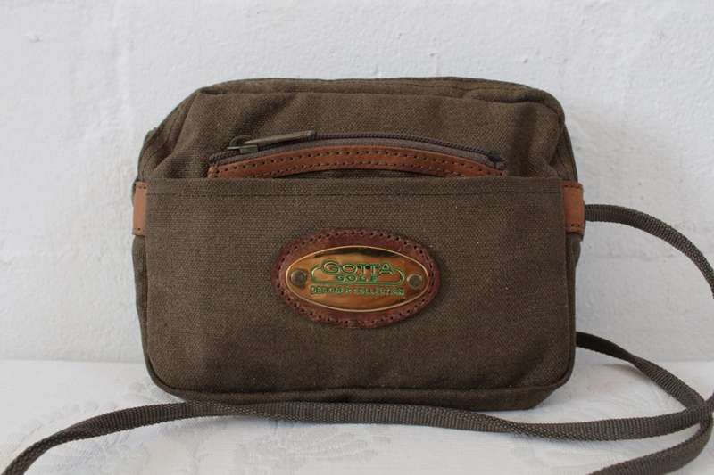 *FLASH SALE - 40% OFF!* GOTTA GOLF DESIGNER COLLECTION GREEN LEATHER SMALL SLING BALL BAG HANDBAG