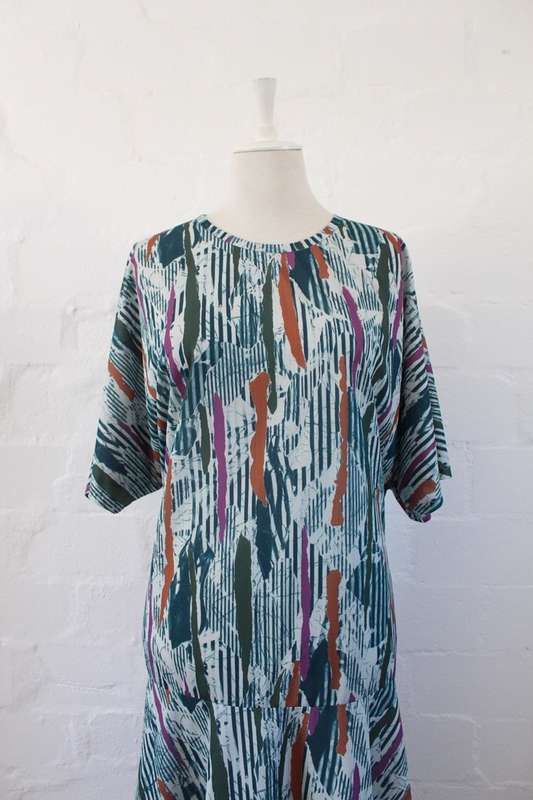 *FLASH SALE - 50% OFF!* VINTAGE BLUE WHITE STRIPED LONG SLEEVE DROP WAIST DAY DRESS - SIZE 20