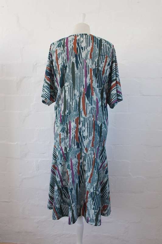 *FLASH SALE - 50% OFF!* VINTAGE BLUE WHITE STRIPED LONG SLEEVE DROP WAIST DAY DRESS - SIZE 20