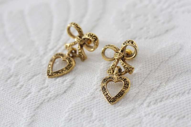 VINTAGE BOW KNOT HEART GOLD PLATED DROP EARRINGS