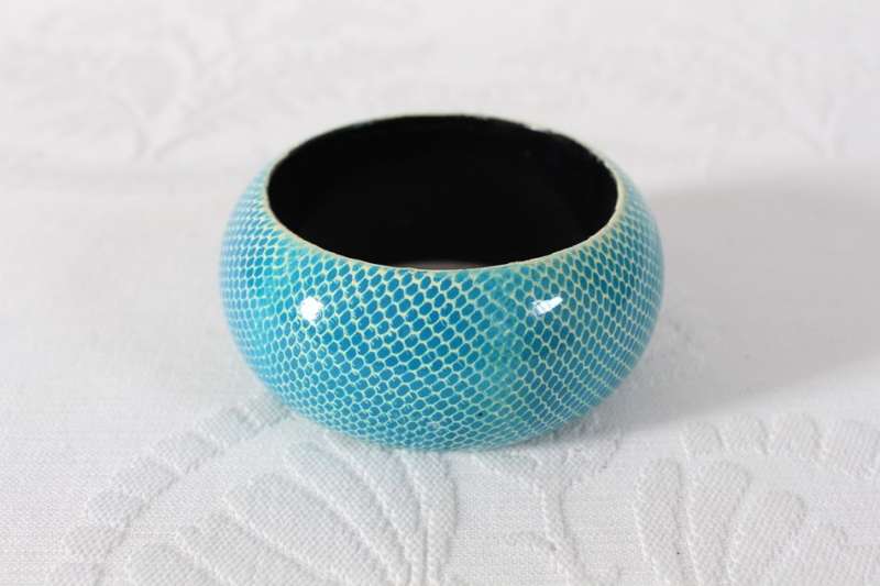 VINTAGE WOODEN BLUE PRINTED CHUNKY BANGLE BRACELET