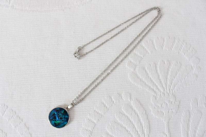 GENUINE PAUA SHELL BLUE SILVER TONE PENDANT CHAIN NECKLACE