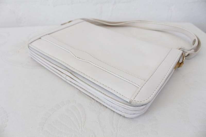 VINTAGE VINYL WHITE MESSENGER SHOULDER SLING HANDBAG BAG
