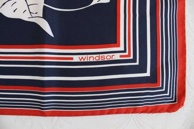 100% SILK VINTAGE *WINDSOR* WHITE NAVY FLORAL PRINTED SCARF