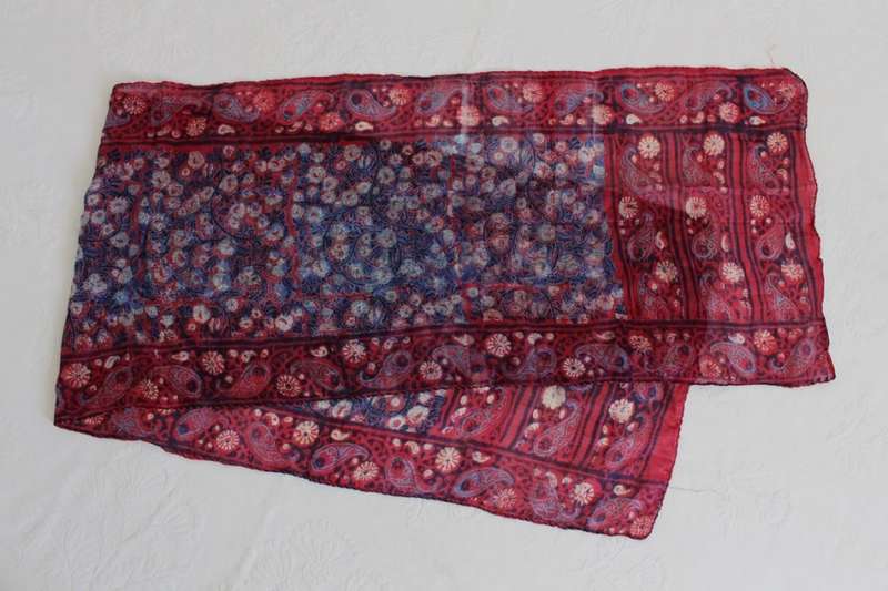 VINTAGE 100% SILK INDIAN FLORAL PAISLEY PRINT HAND WOVEN SCARF