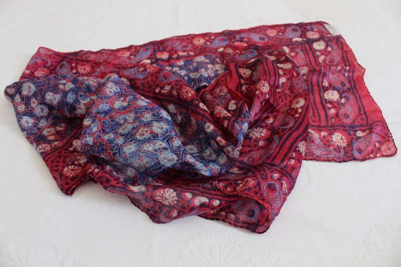 VINTAGE 100% SILK INDIAN FLORAL PAISLEY PRINT HAND WOVEN SCARF