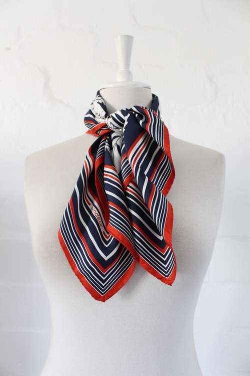 100% SILK VINTAGE *WINDSOR* WHITE NAVY FLORAL PRINTED SCARF
