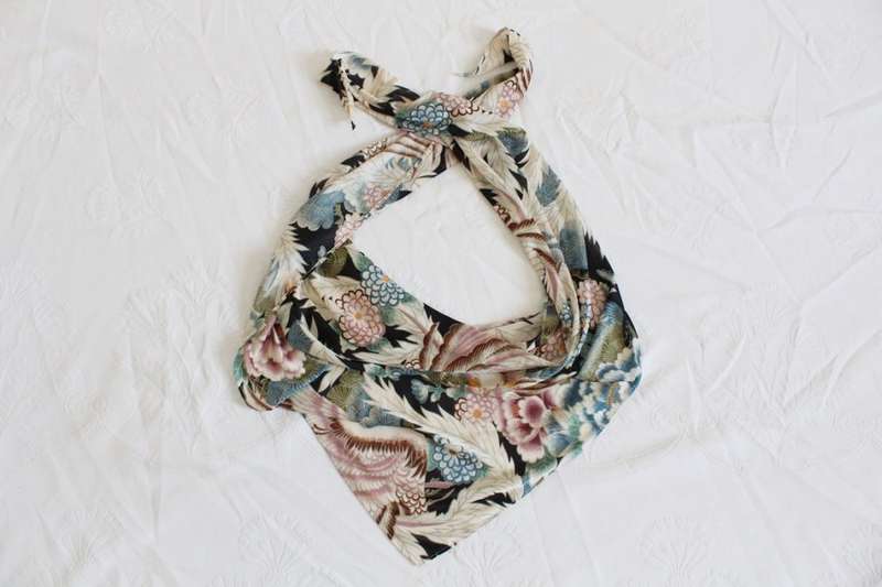 VINTAGE BIRD FLORAL PRINT BLACK WHITE TRIANGLE SCARF
