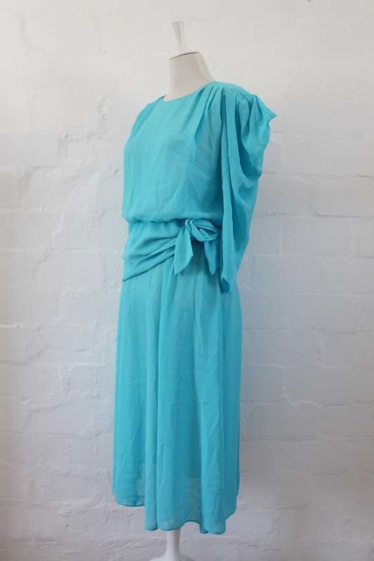 VINTAGE BLUE LONG SLEEVE COCKTAIL FORMAL DRESS - SIZE 10