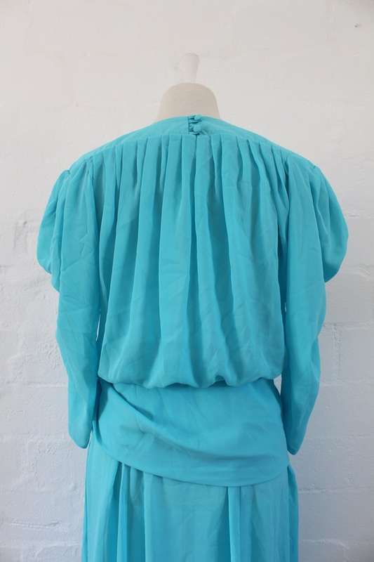 VINTAGE BLUE LONG SLEEVE COCKTAIL FORMAL DRESS - SIZE 10