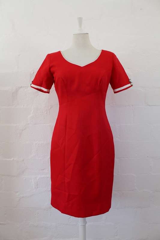 VINTAGE RED SHORT SLEEVE FITTED SHIFT DRESS - SIZE 10