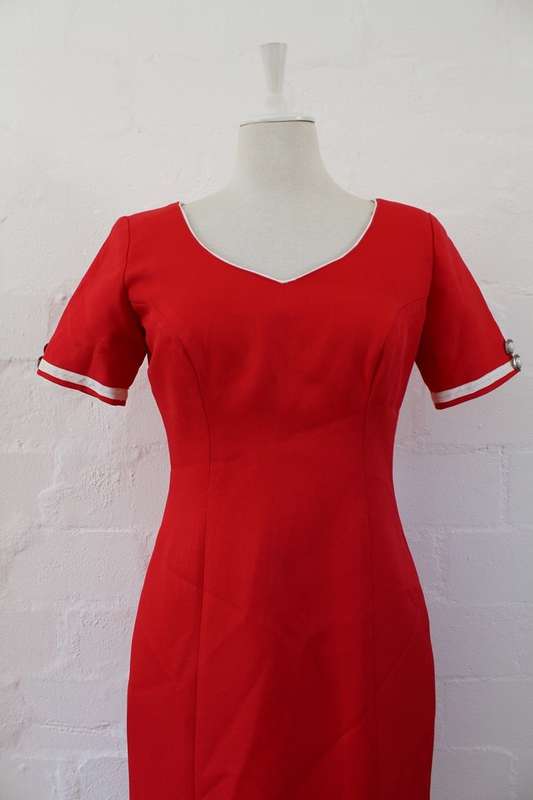 VINTAGE RED SHORT SLEEVE FITTED SHIFT DRESS - SIZE 10