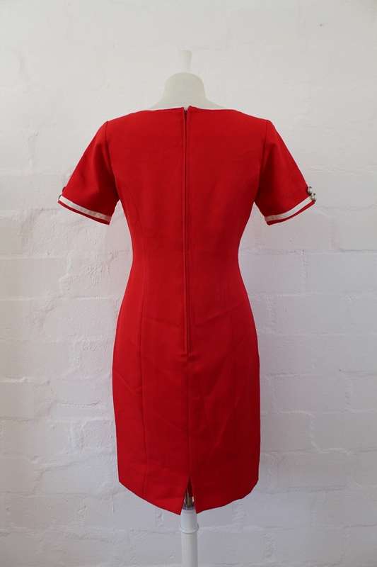 VINTAGE RED SHORT SLEEVE FITTED SHIFT DRESS - SIZE 10
