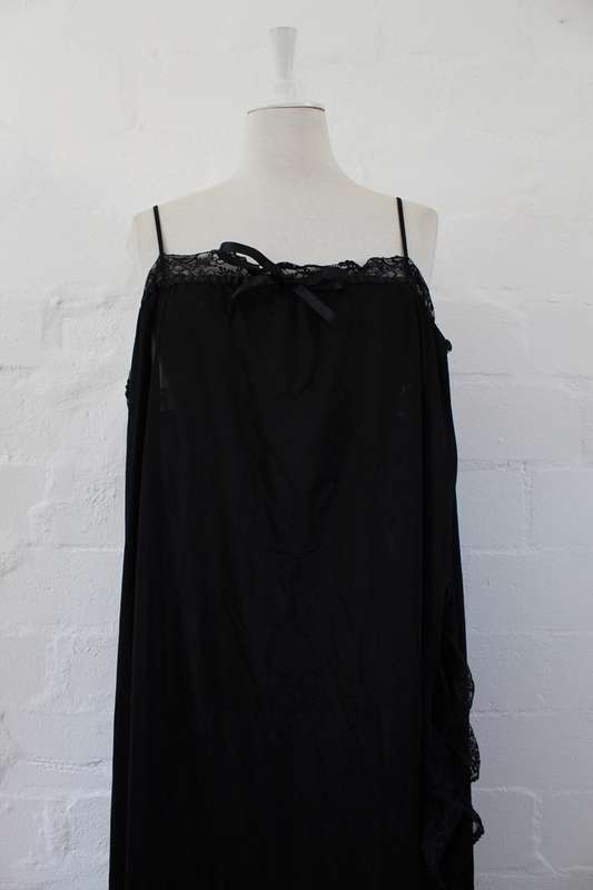 VINTAGE BLACK LACE NIGHTIE NIGHT GOWN DRESS - SIZE XL