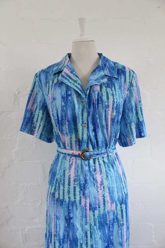 VINTAGE BLUE PRINTED STRIPED DAY DRESS - SIZE 20