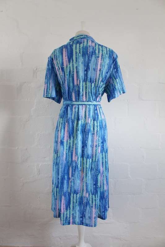 VINTAGE BLUE PRINTED STRIPED DAY DRESS - SIZE 20