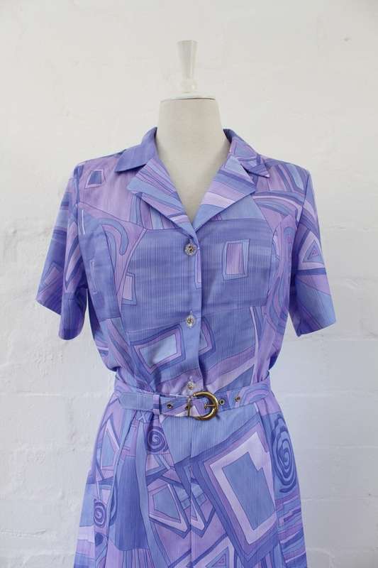 VINTAGE PRINTED PURPLE BELTED DAY DRESS - SIZE 14