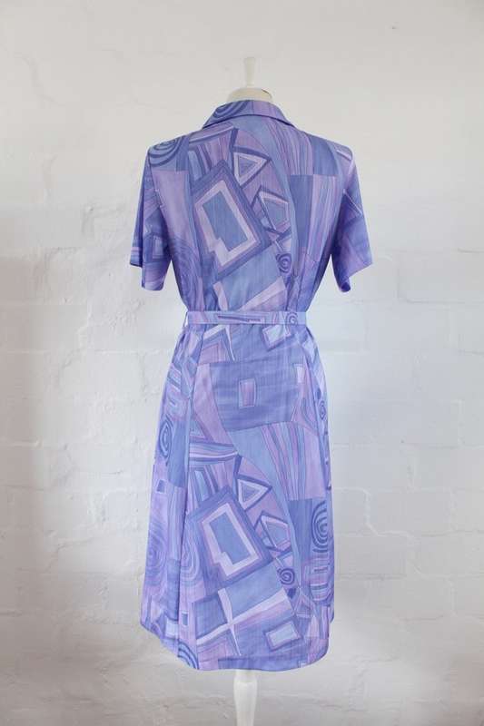 VINTAGE PRINTED PURPLE BELTED DAY DRESS - SIZE 14